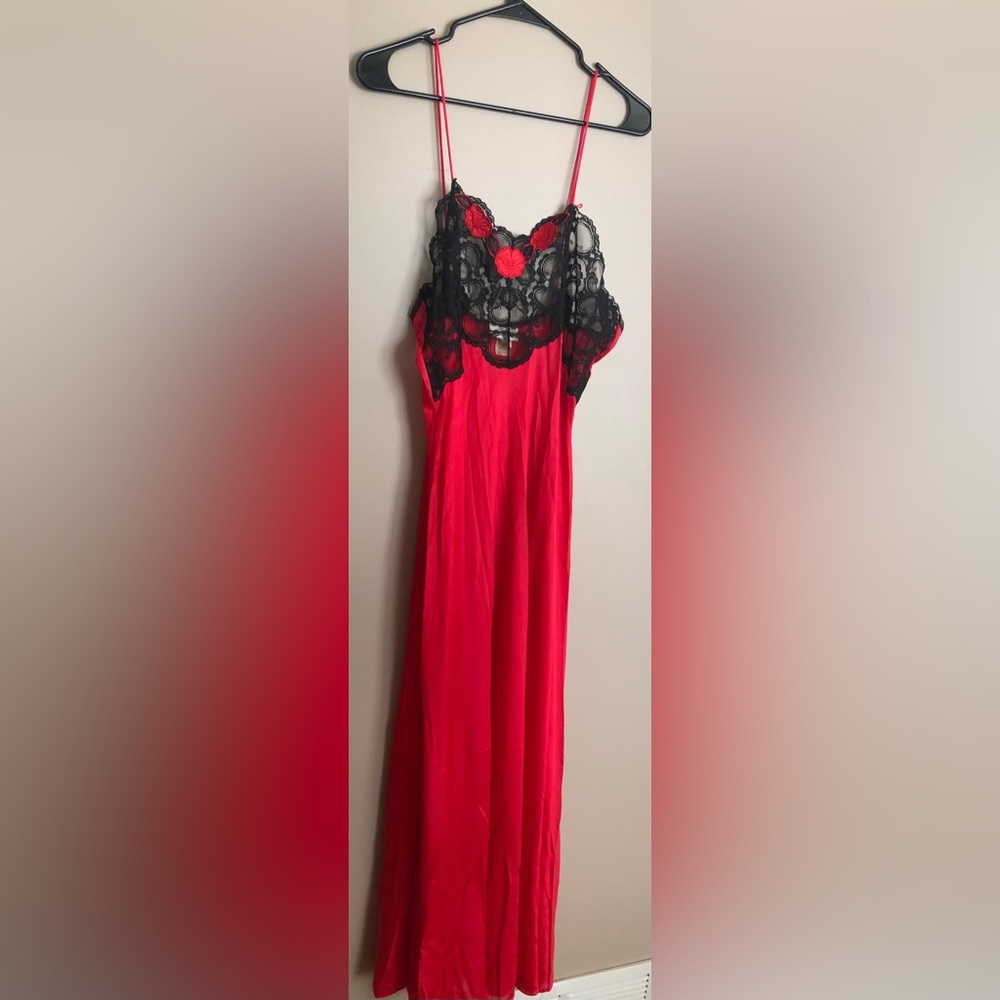 ADONNA by JC PENNEY Red & Black Lingerie Nightgown Sexy  Size M - Picture 2 of 2